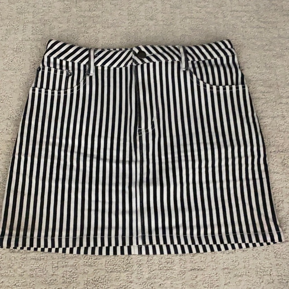 Black and White Stripped Skirt